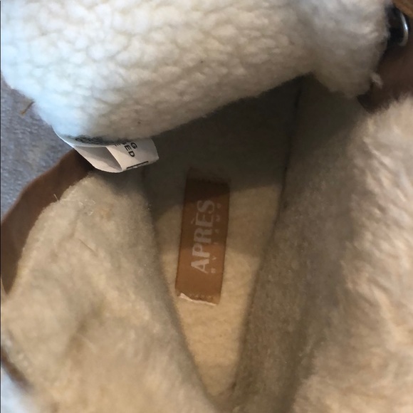 Boots - Picture 3 of 4